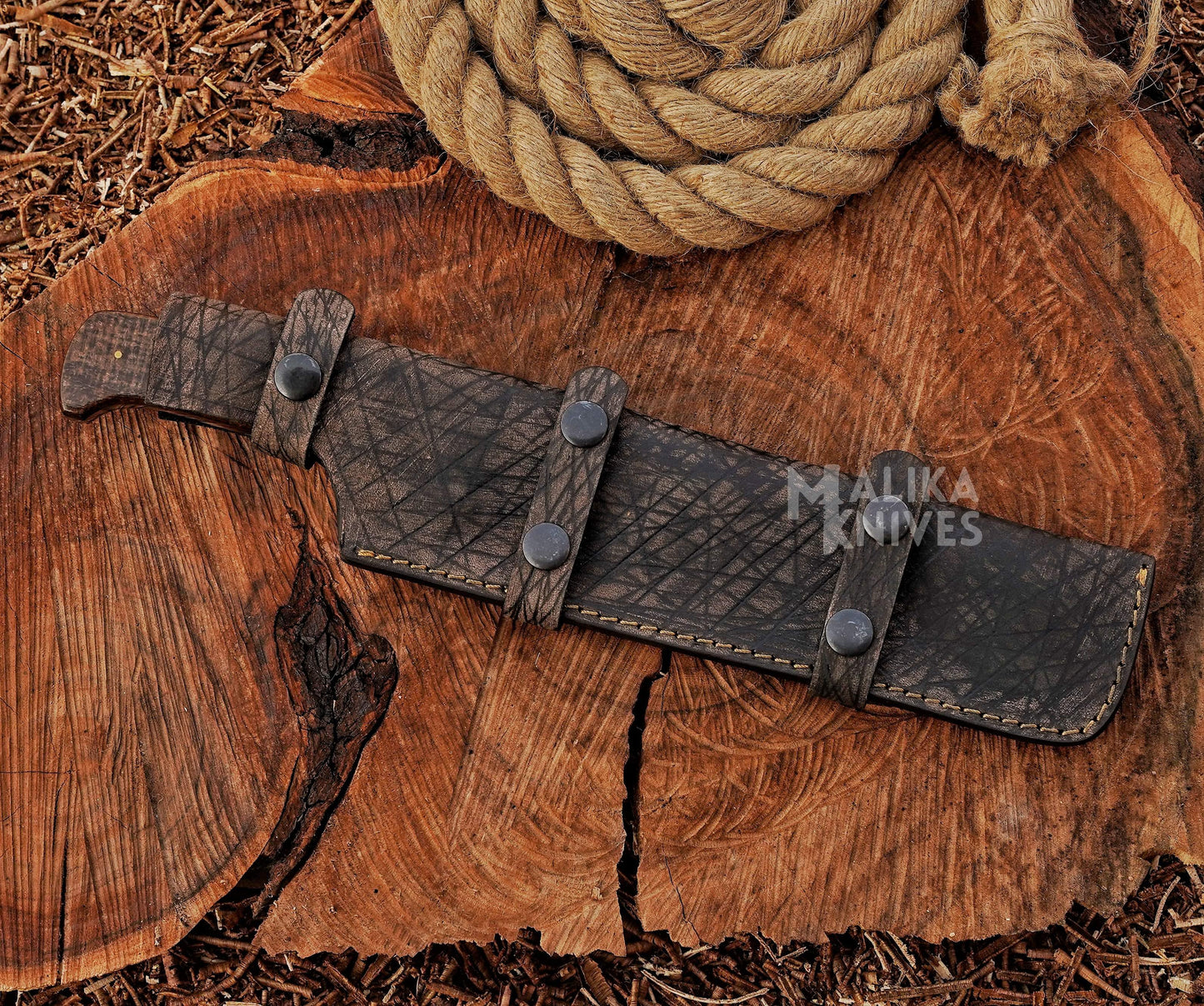 Custom Hunting Knife – Premium Stainless Damascus with Leather Sheath