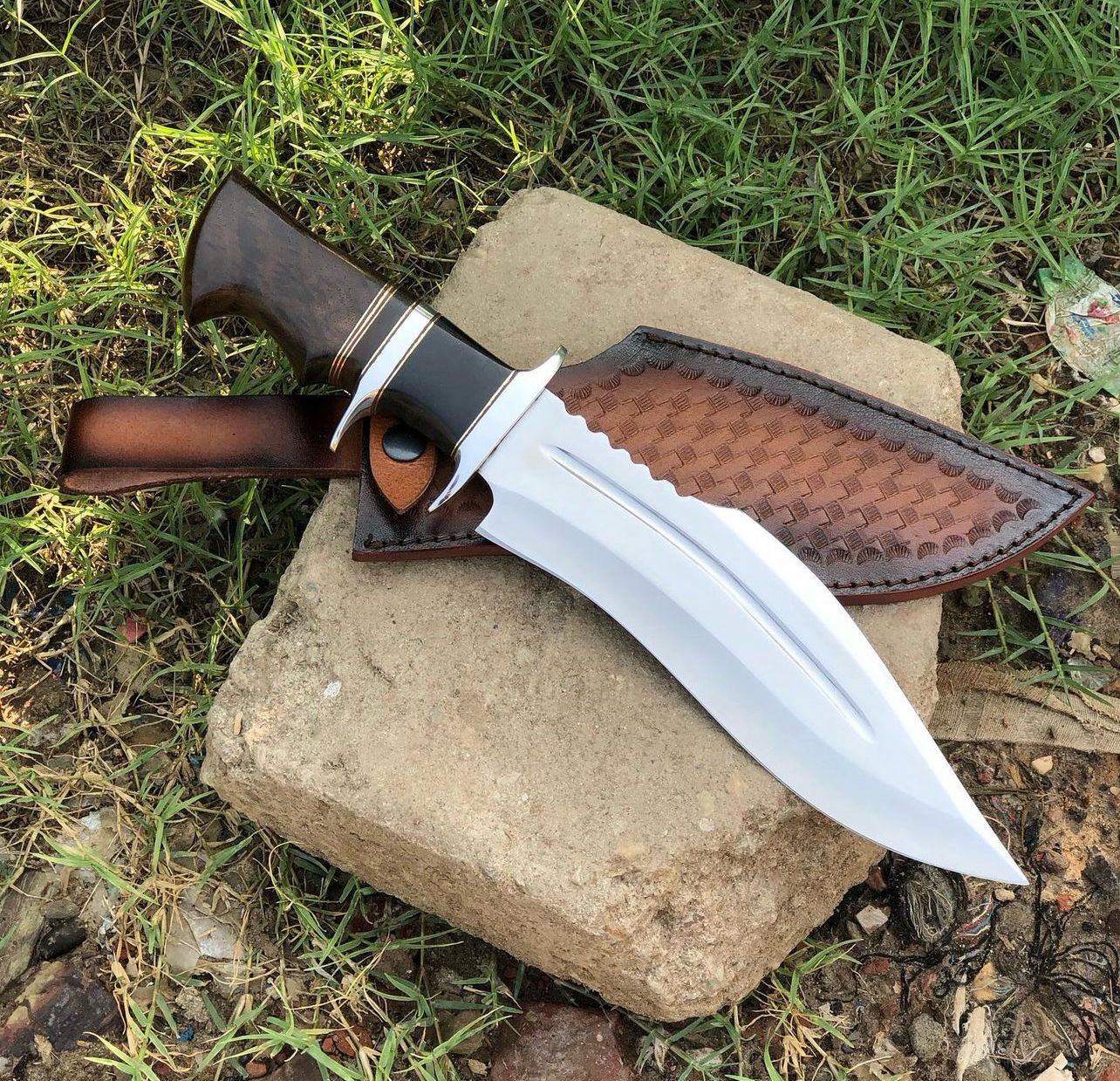 14-inch high carbon D2 steel Bowie knife