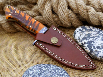 Best Deer Skinning Knife - Feather Damascus Pinecone Handle