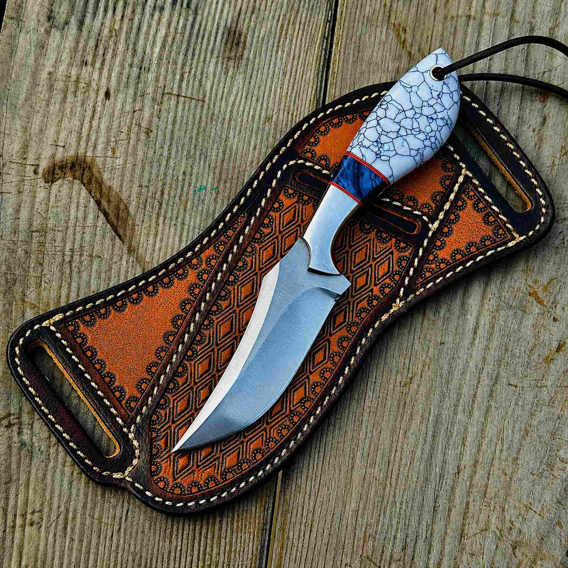 Handmade western Style D2 steel hunting knife showing handle and blade