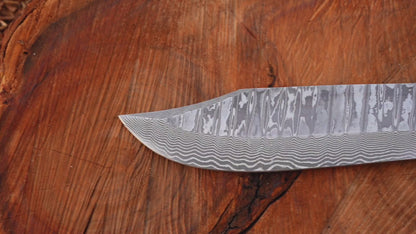 Custom Hunting Knife – Premium Stainless Damascus with Leather Sheath